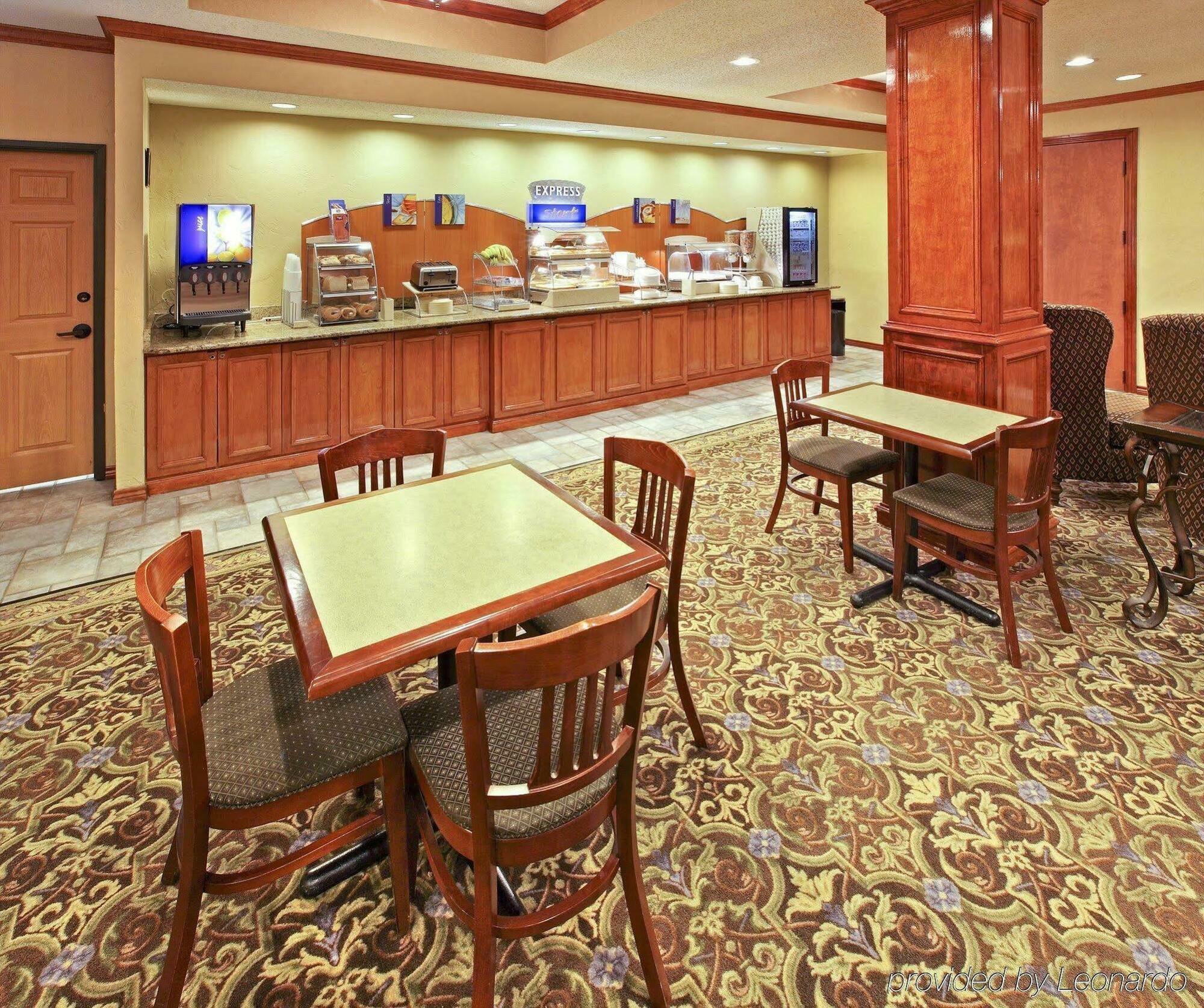 Holiday Inn Express Hotel & Suites Greenville By Ihg Exterior foto