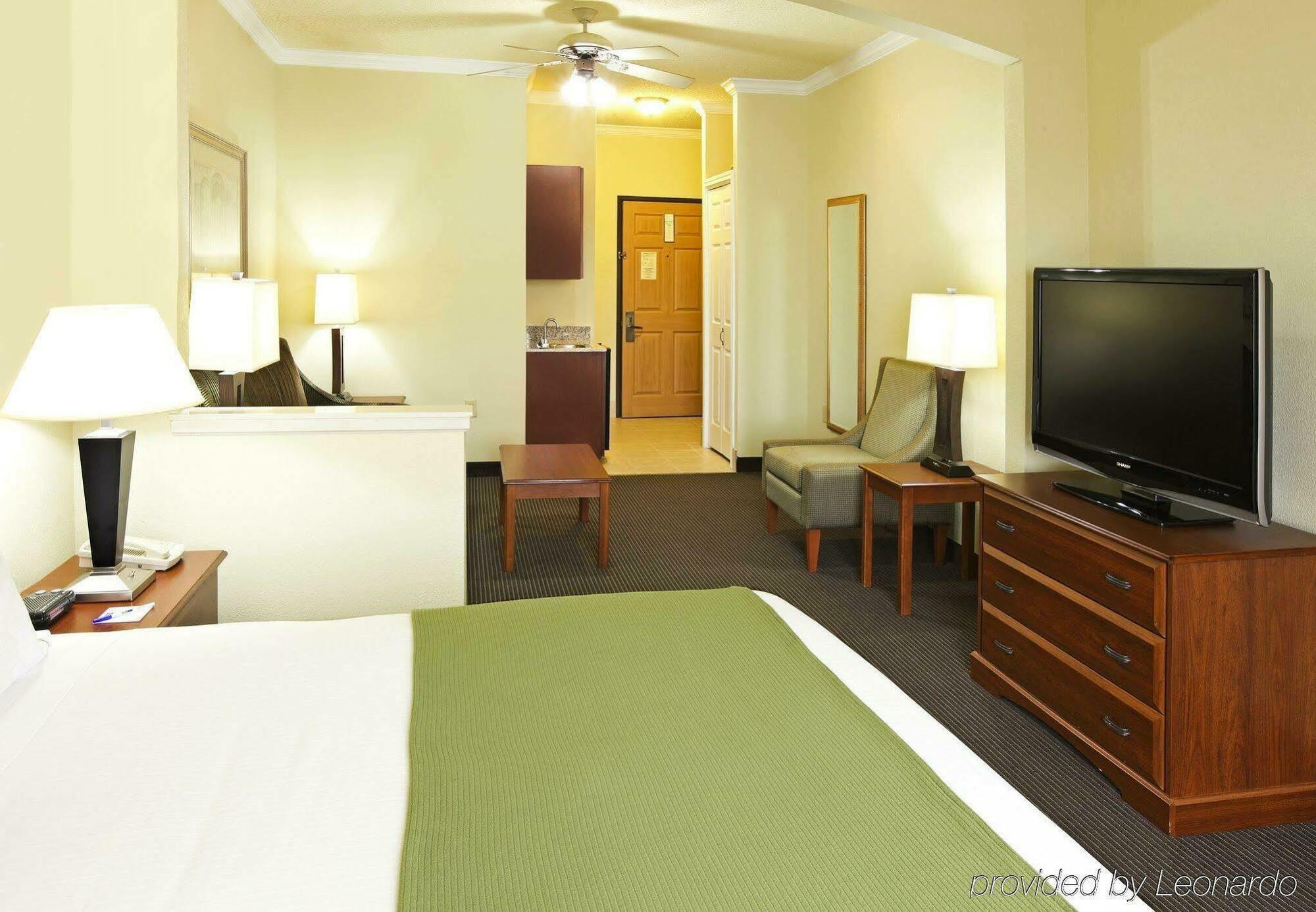 Holiday Inn Express Hotel & Suites Greenville By Ihg Exterior foto