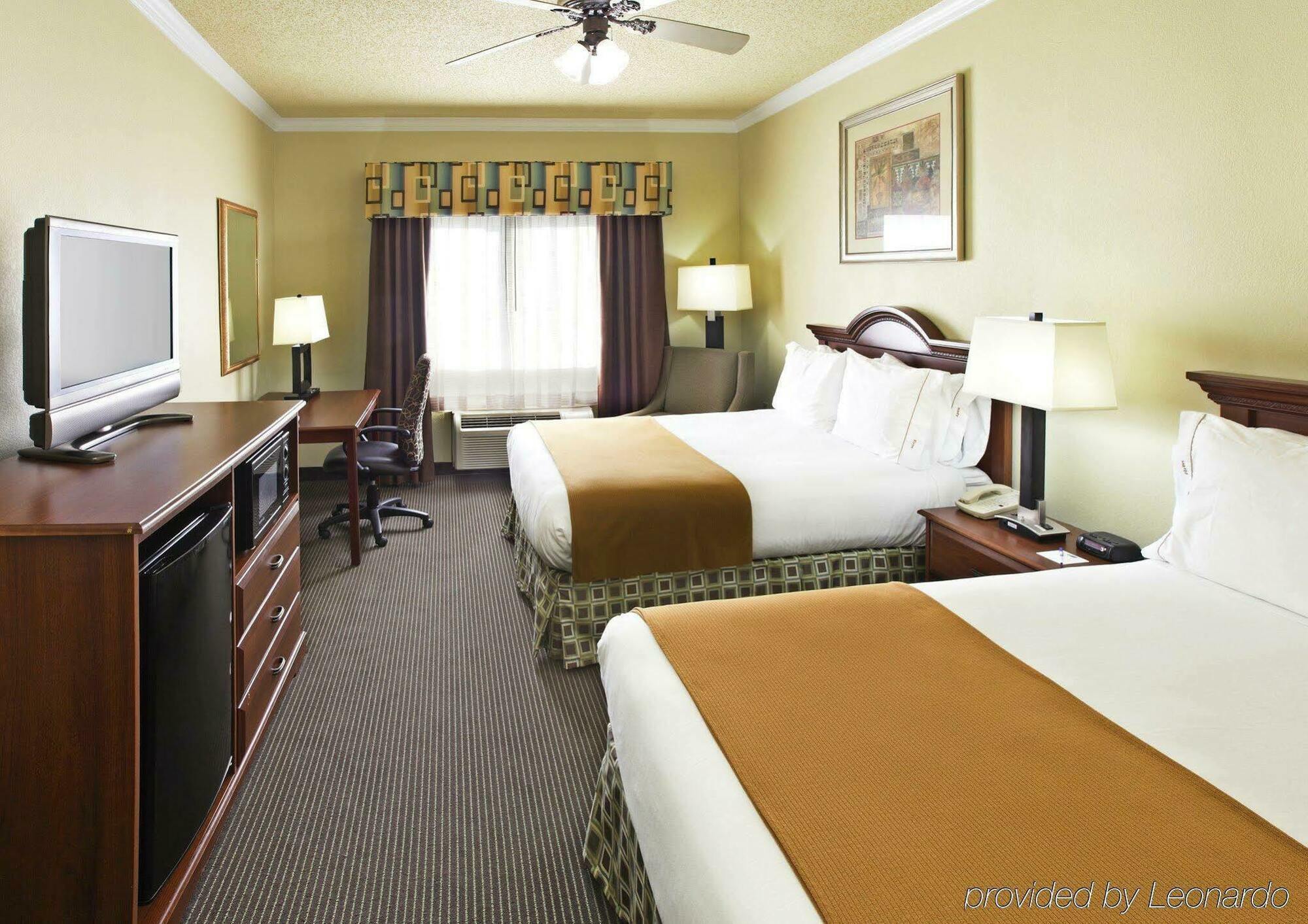Holiday Inn Express Hotel & Suites Greenville By Ihg Exterior foto